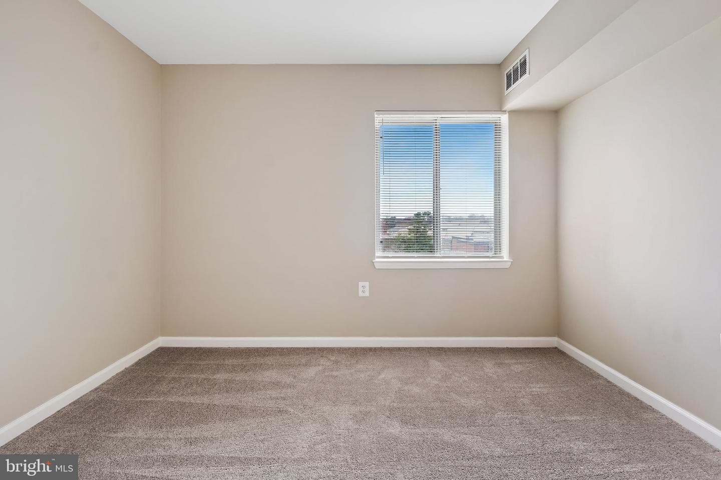 454 Girard Street #303 photo 14