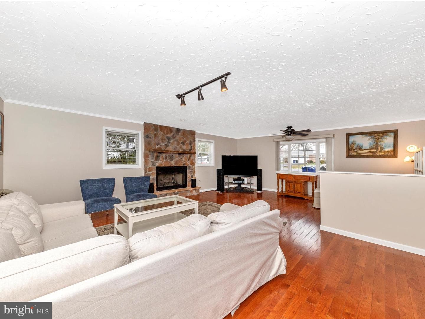 19005 Dowden Circle photo 14