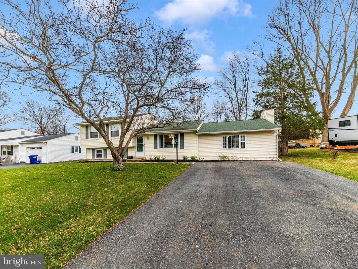 19005 Dowden Circle photo 41