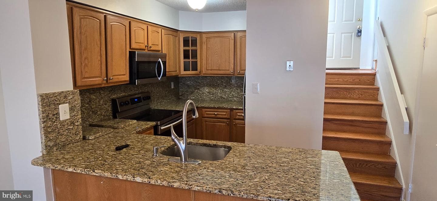 18276 Windsor Hill Drive #405 photo 5