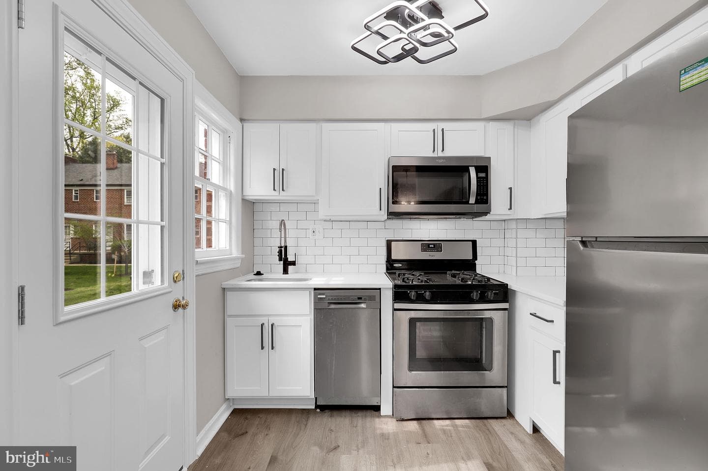 1708 E West Highway #1708 photo 8