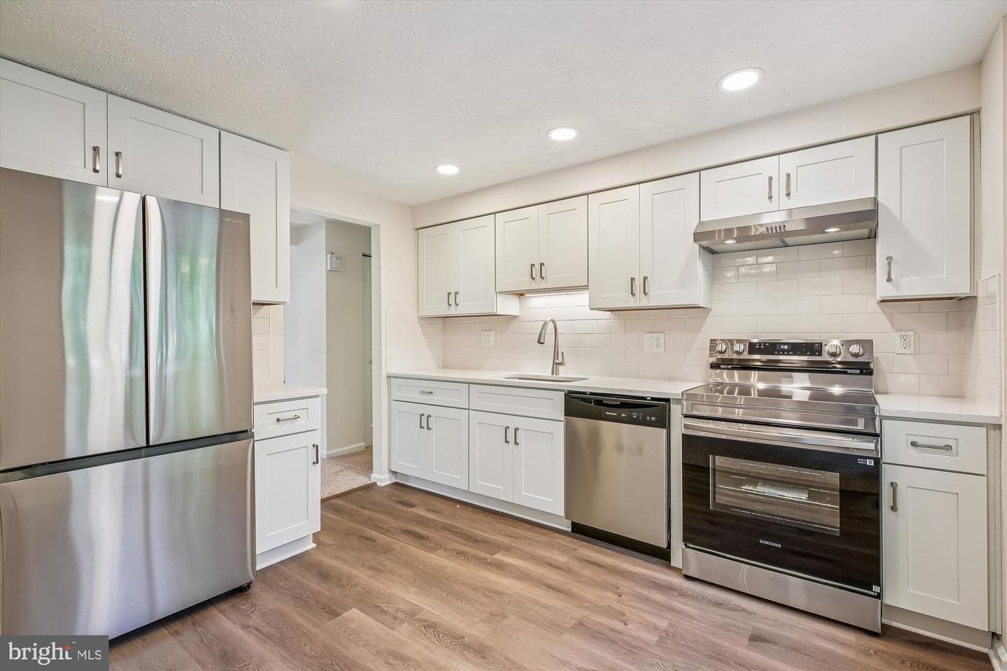 11528 Dragonfire Way photo 4