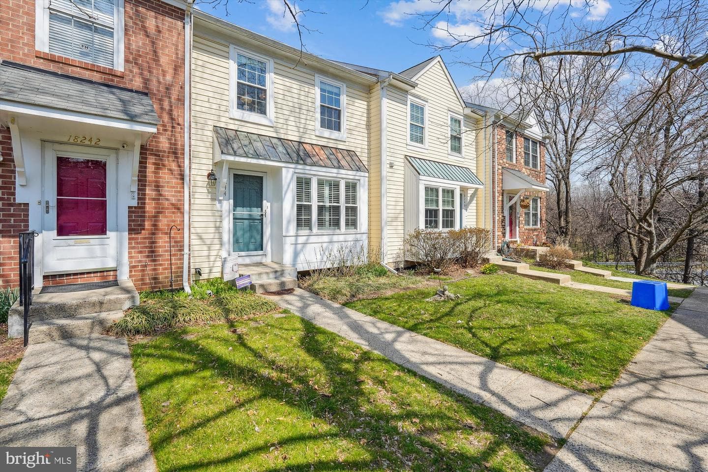 18244 Fox Chase Circle photo 2