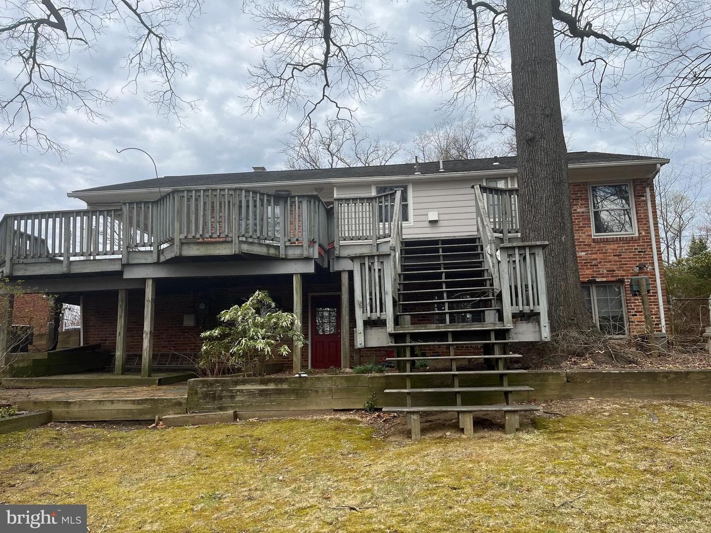 1235 Cresthaven Drive photo 2