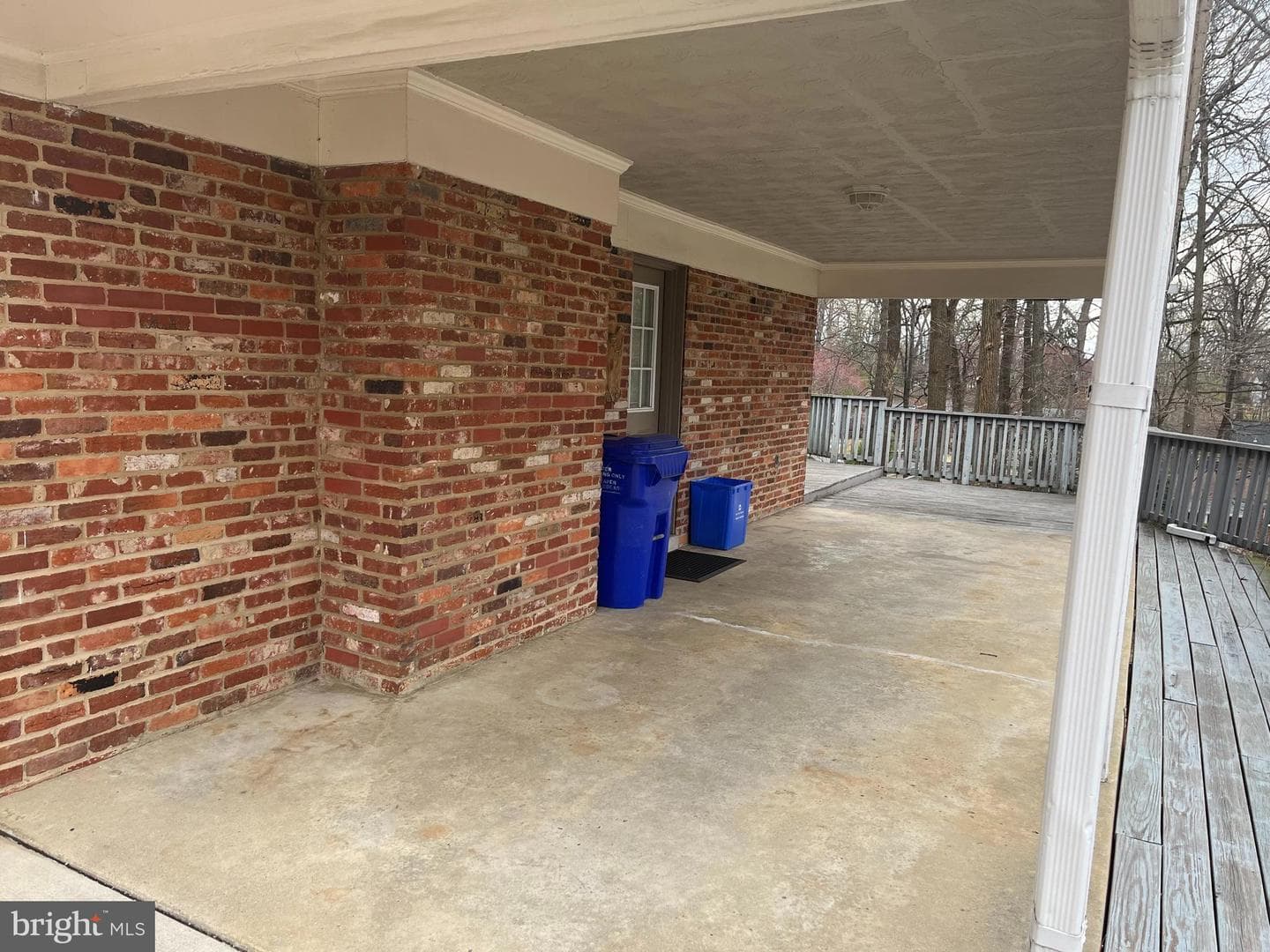 1235 Cresthaven Drive photo 4