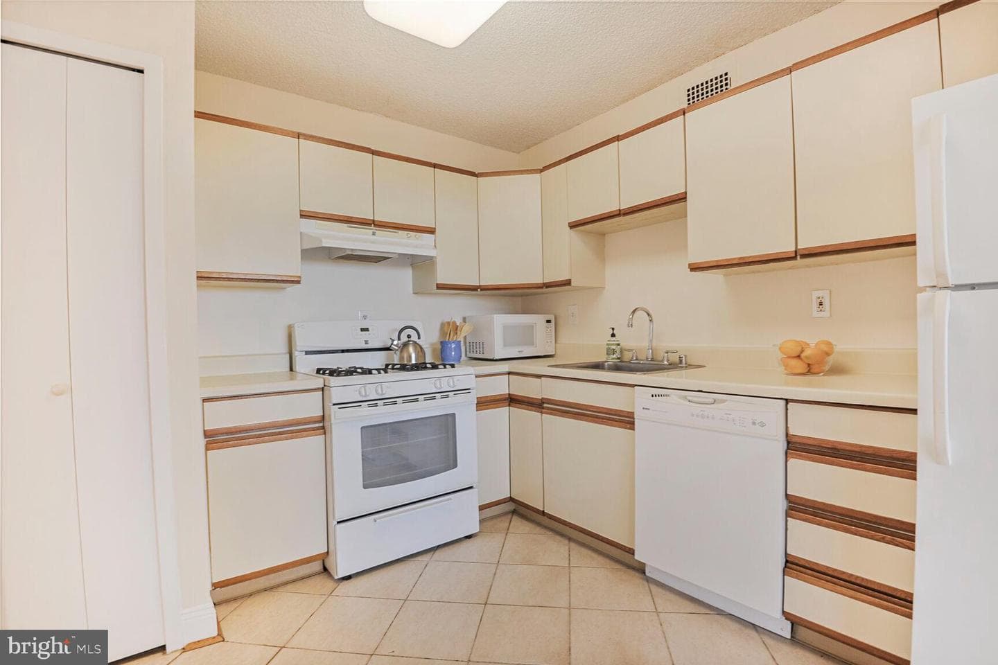 5225 Pooks Hill Road #1123n photo 11