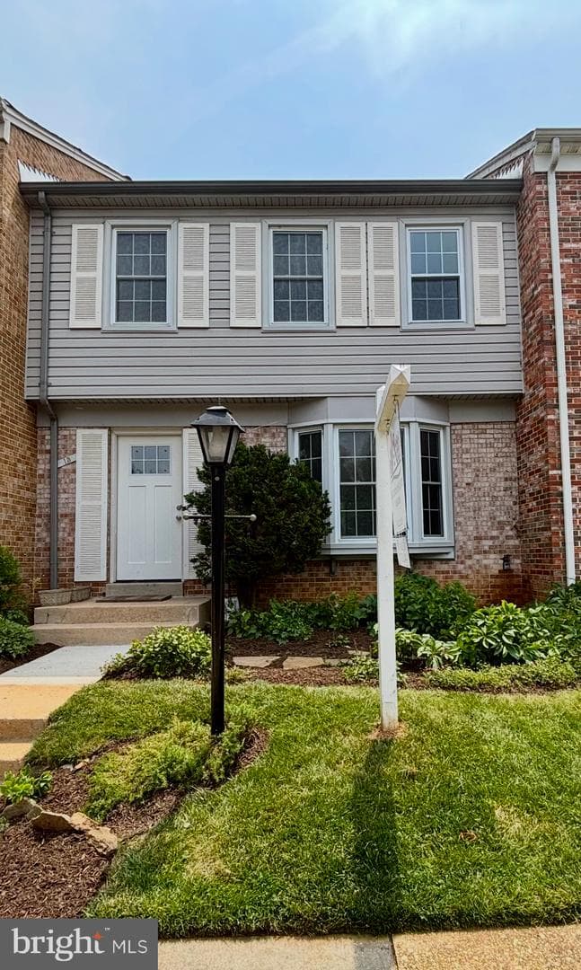 13 Chantilly Court photo 3