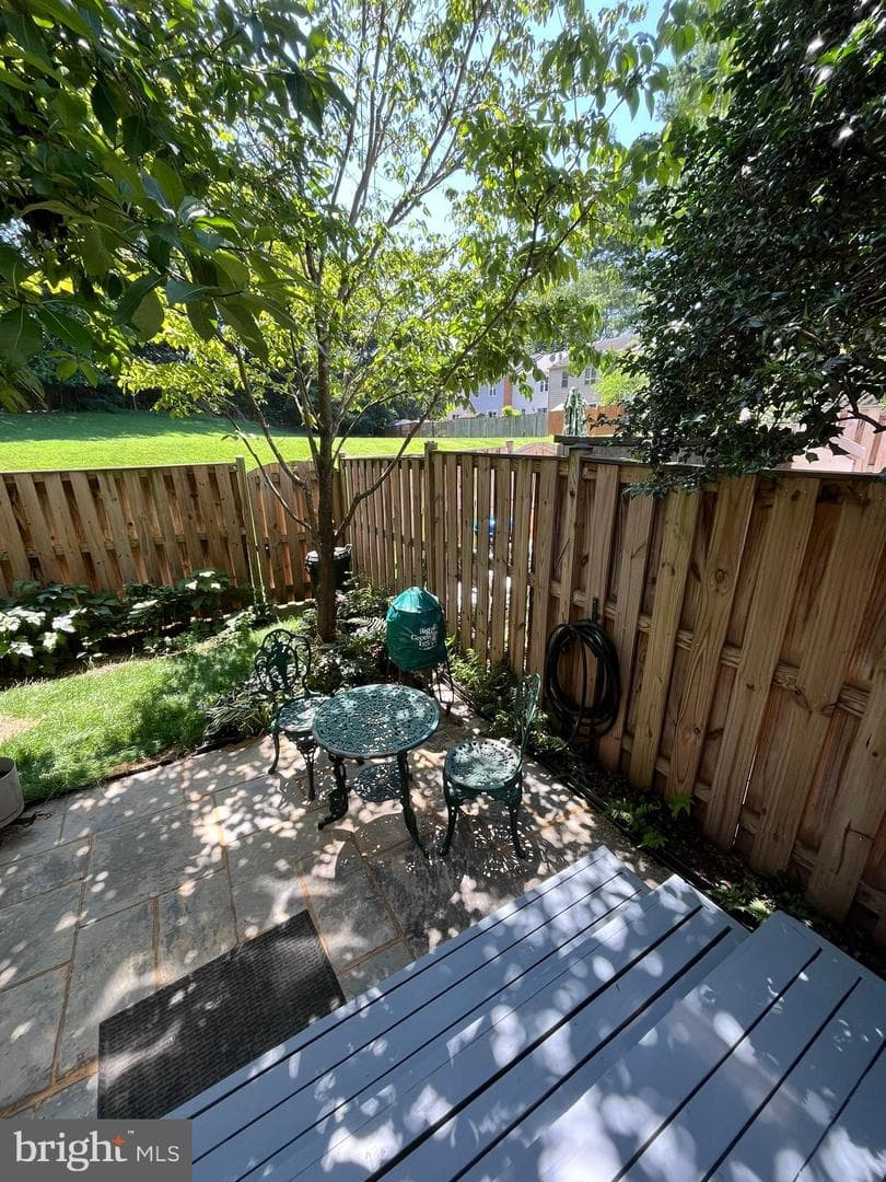 13 Chantilly Court photo 35