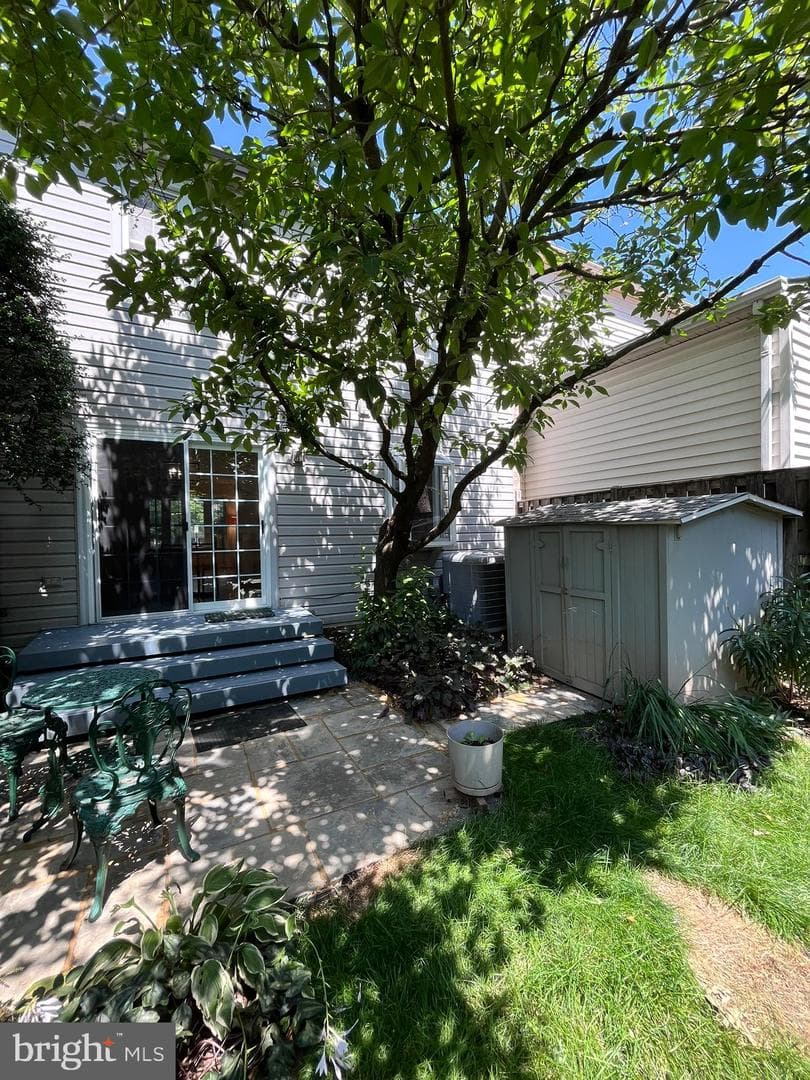 13 Chantilly Court photo 37