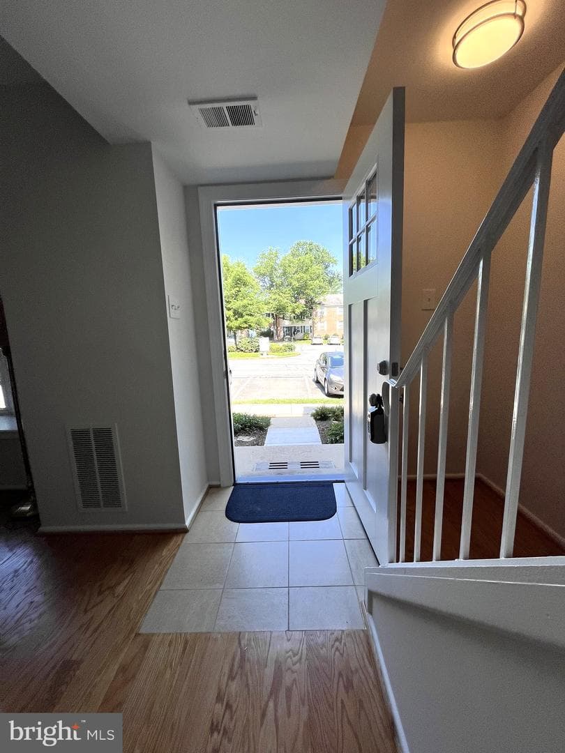 13 Chantilly Court photo 4