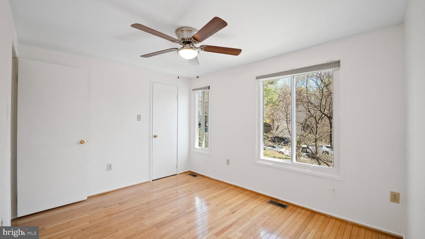 10710 Lester Street photo 19