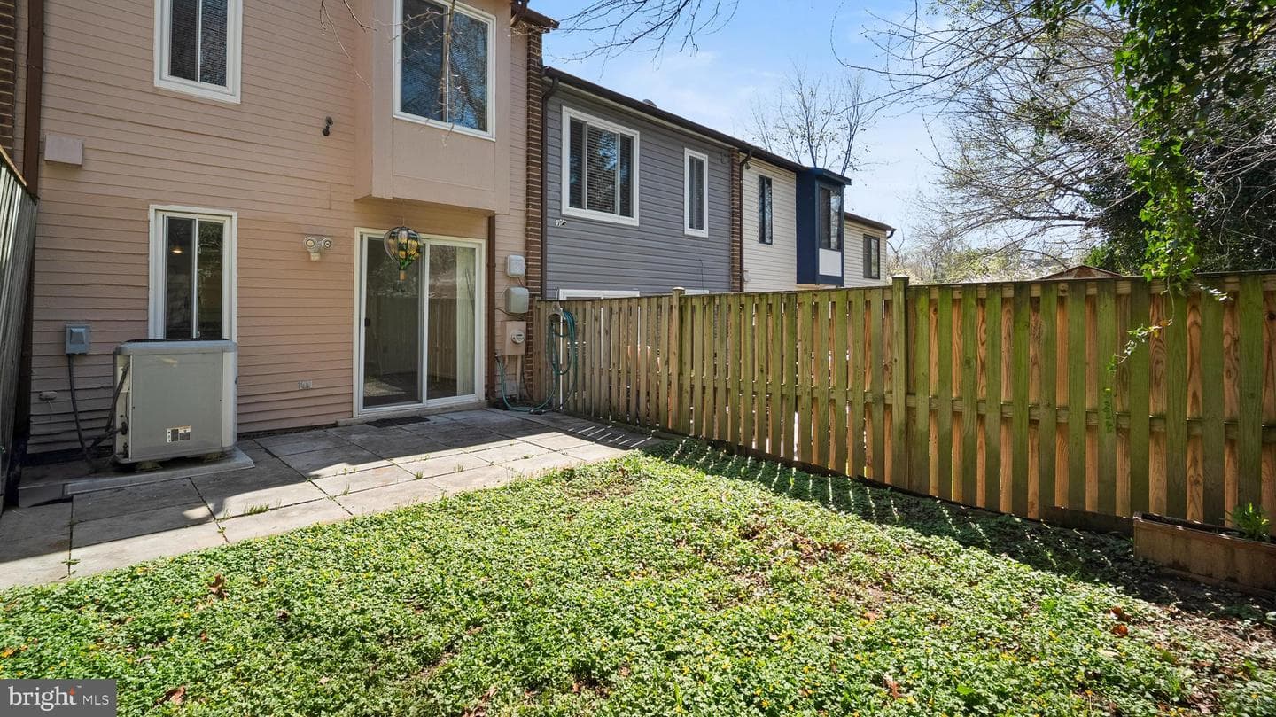 10710 Lester Street photo 21