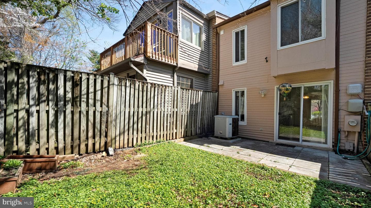 10710 Lester Street photo 22