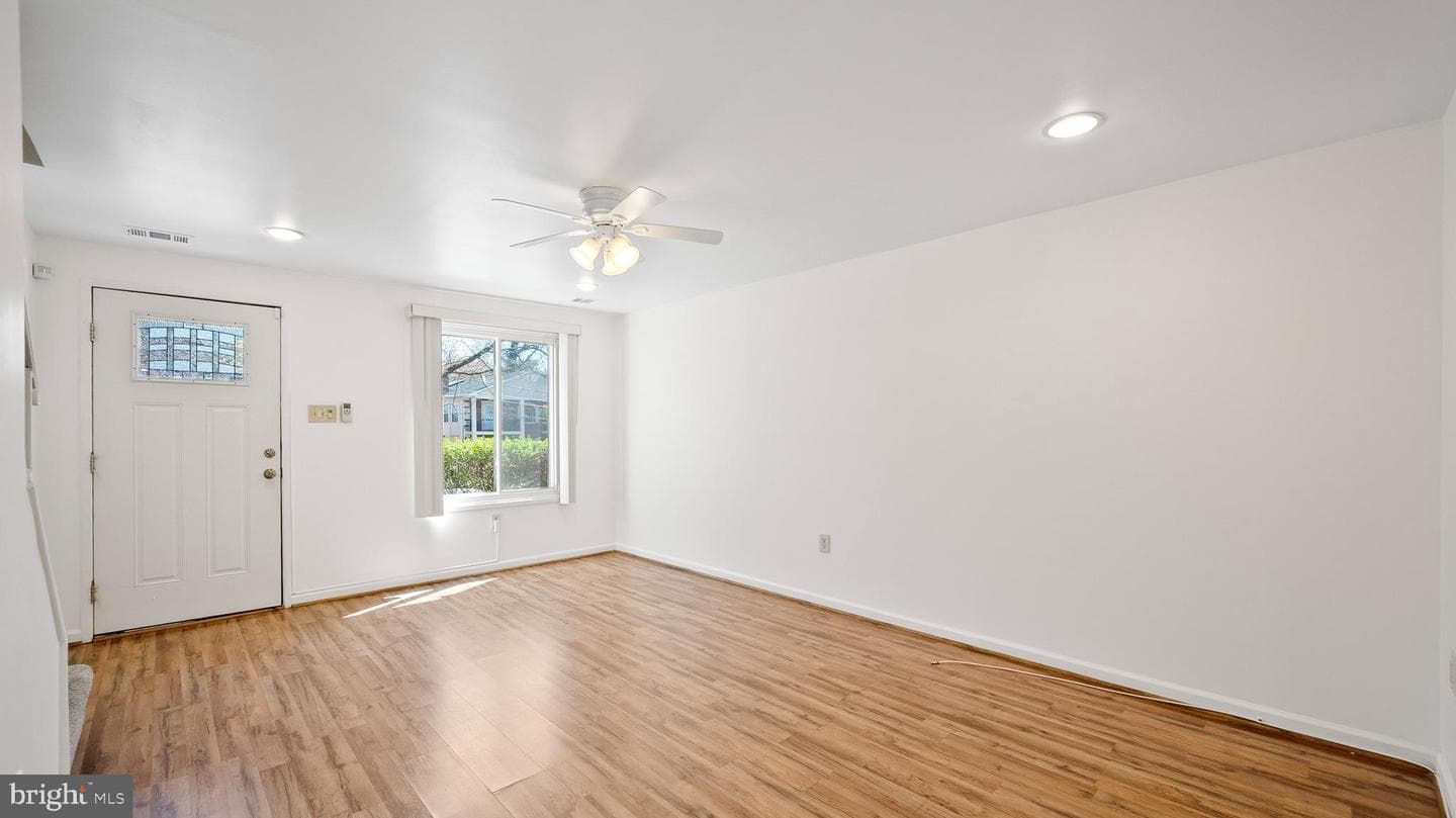 10710 Lester Street photo 7