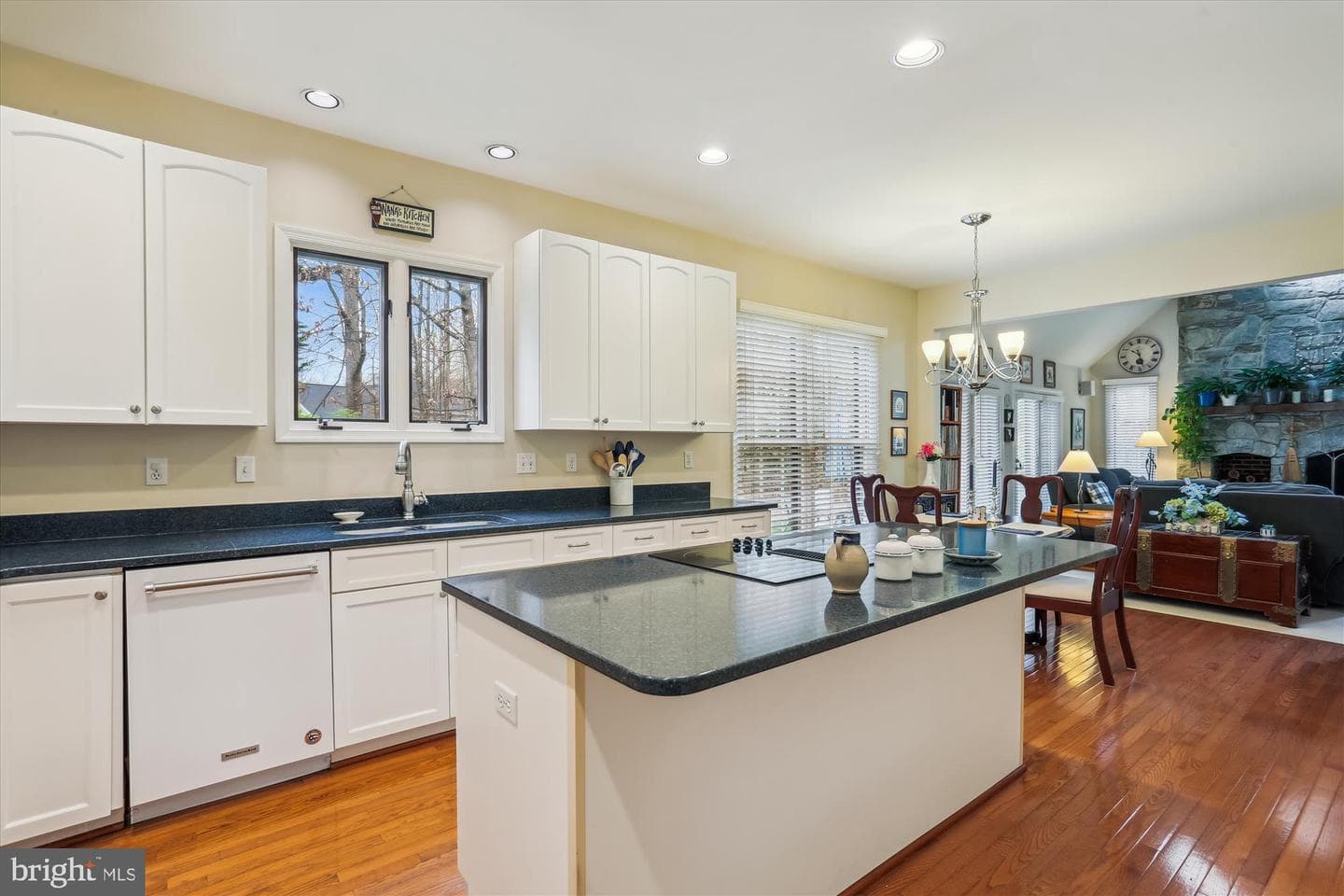 7906 Plum Creek Drive photo 15