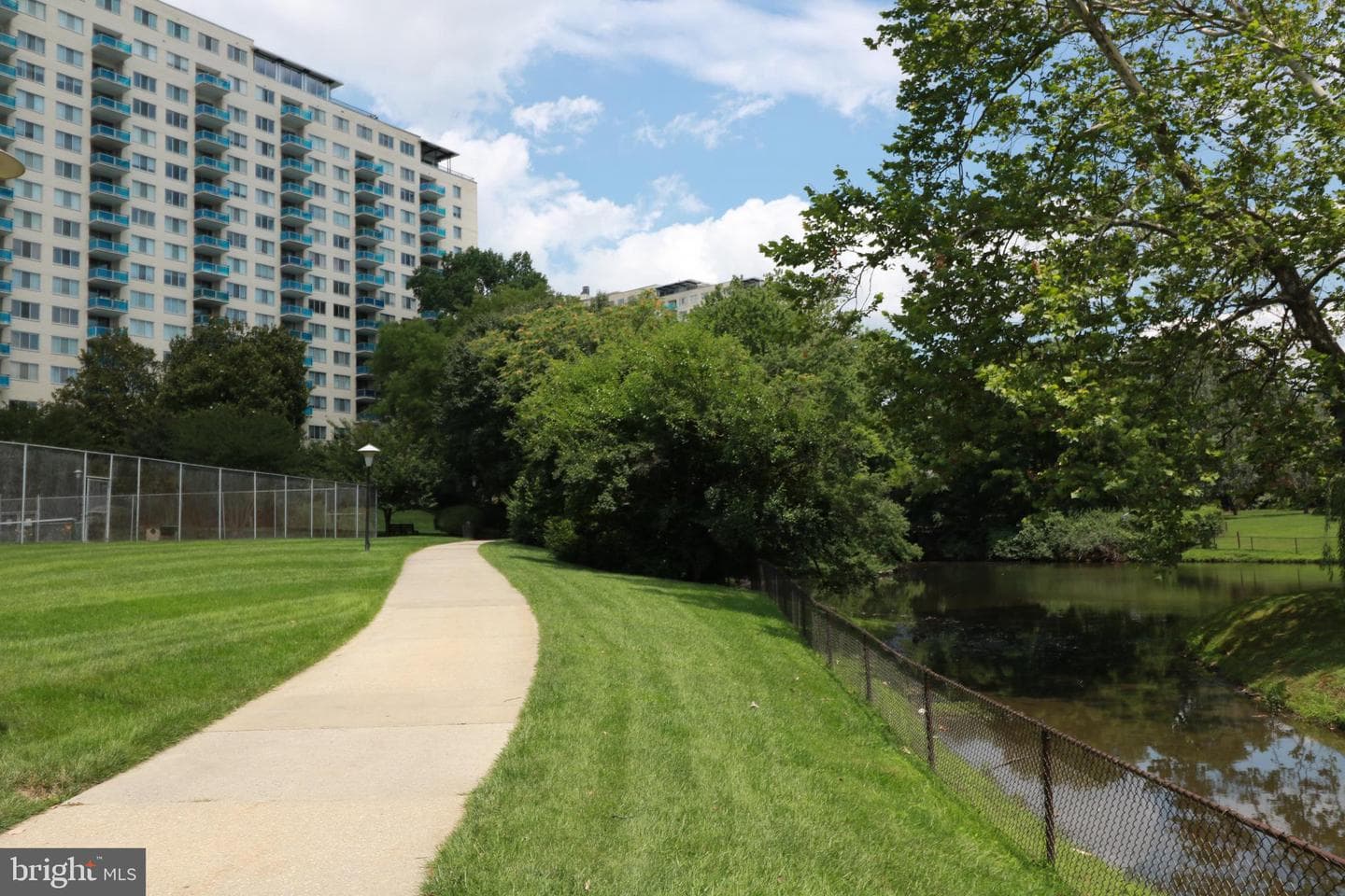 10304 Rockville Pike #302 photo 19