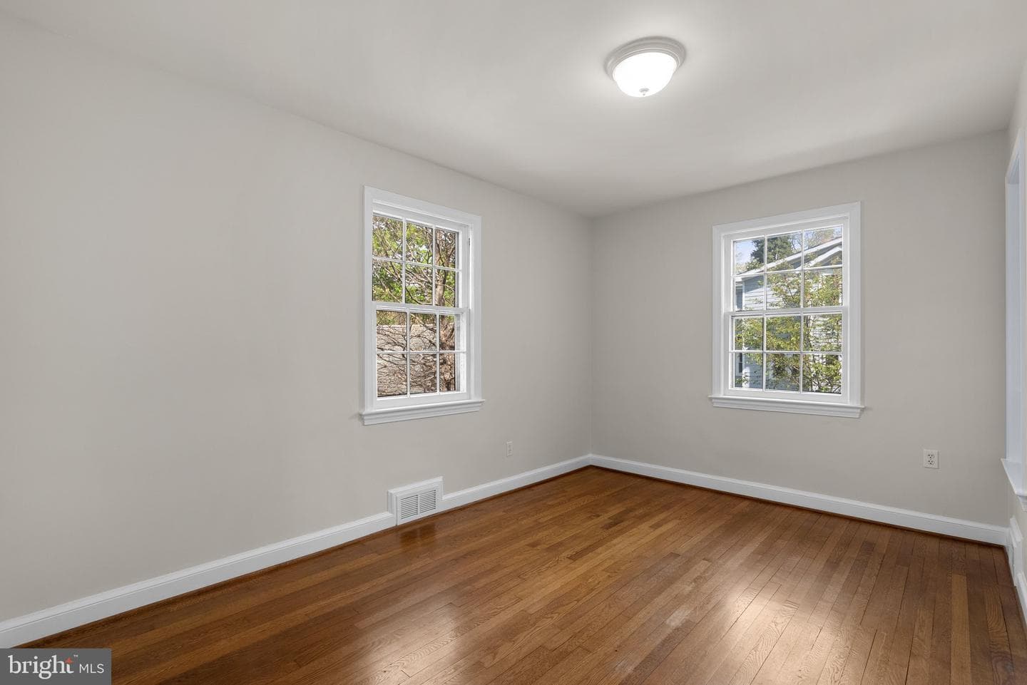 10210 Pierce Drive photo 16