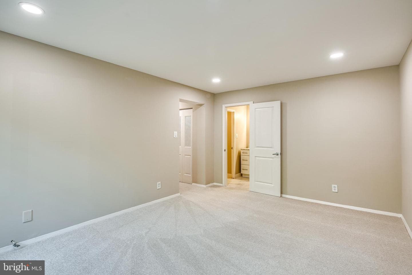 11405 Commonwealth Drive #4 photo 21