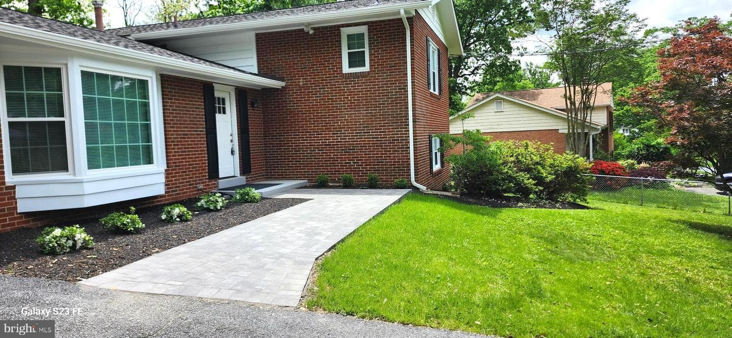 2109 Gatewood Place photo 3