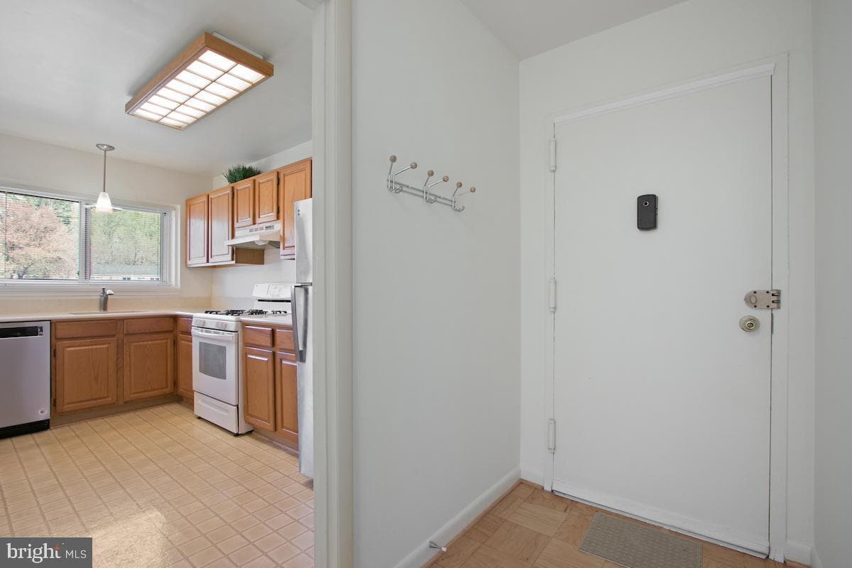 10601 Weymouth Street #204 photo 3