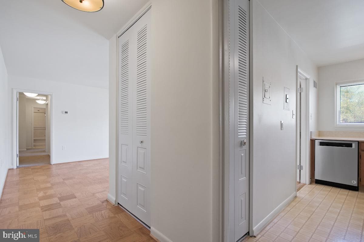 10601 Weymouth Street #204 photo 4