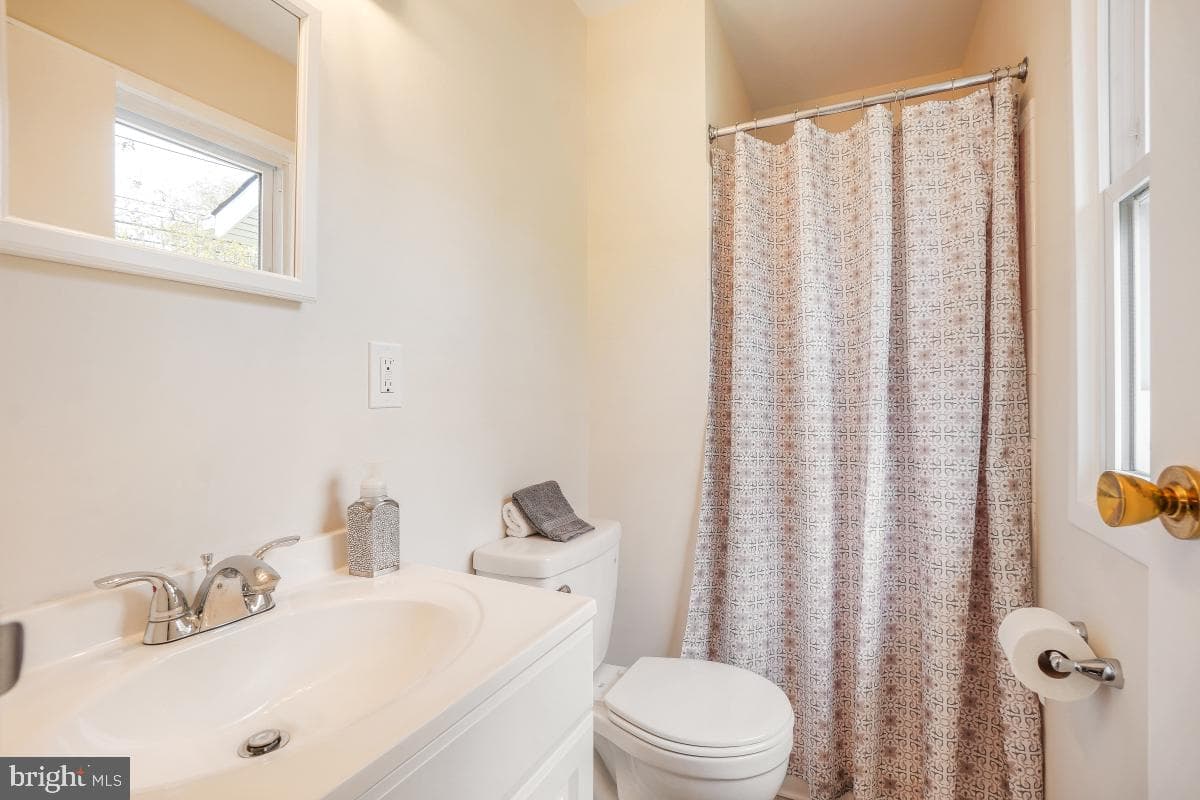 14208 Arctic Avenue photo 15