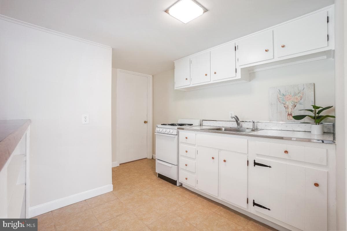 14208 Arctic Avenue photo 23