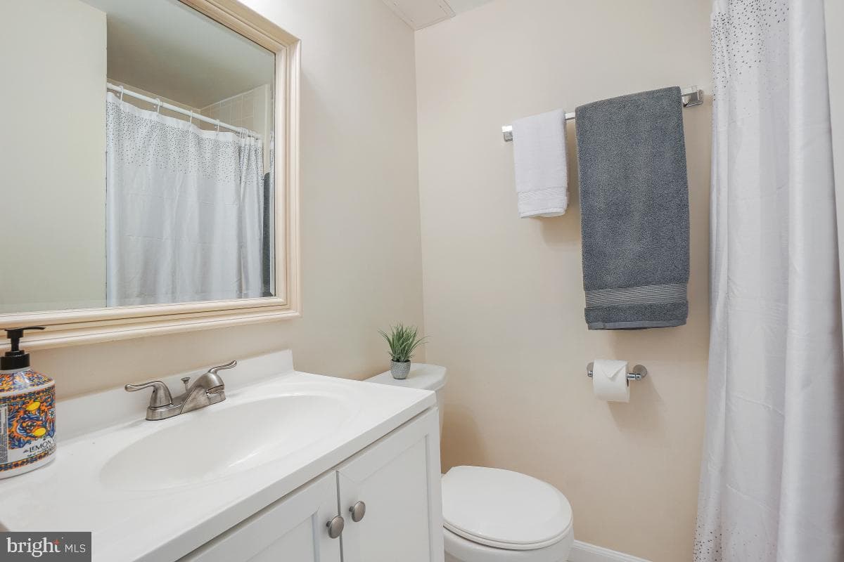 14208 Arctic Avenue photo 24