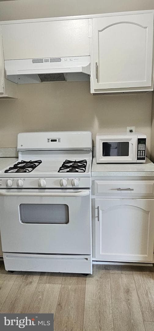 104 Monroe Street #201 photo 16