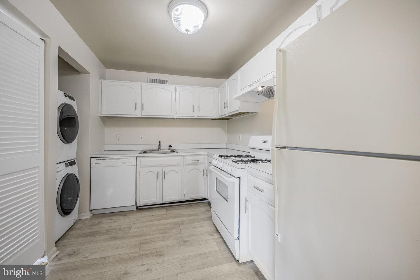 104 Monroe Street #201 photo 17