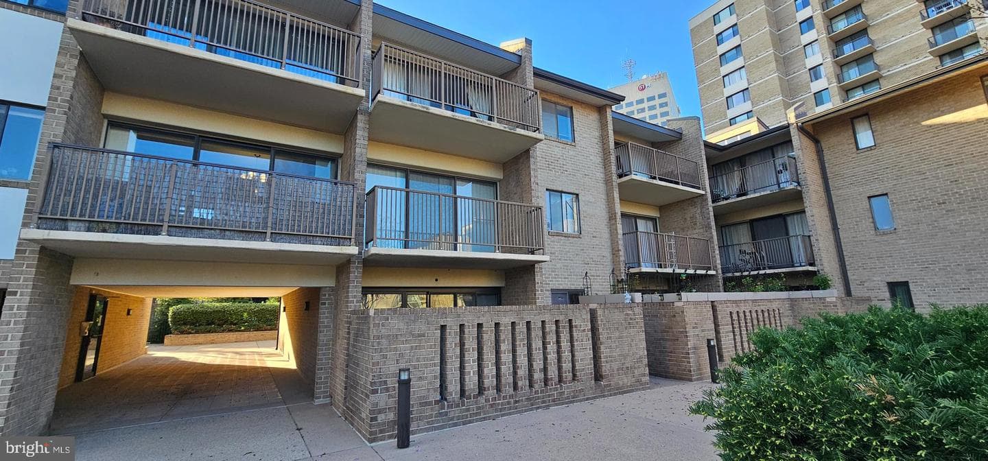 104 Monroe Street #201 photo 2