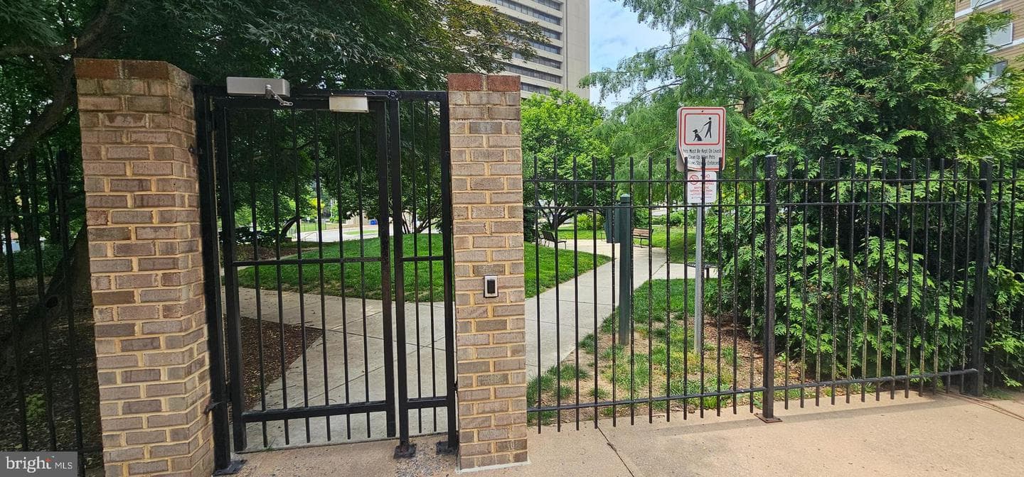 104 Monroe Street #201 photo 32
