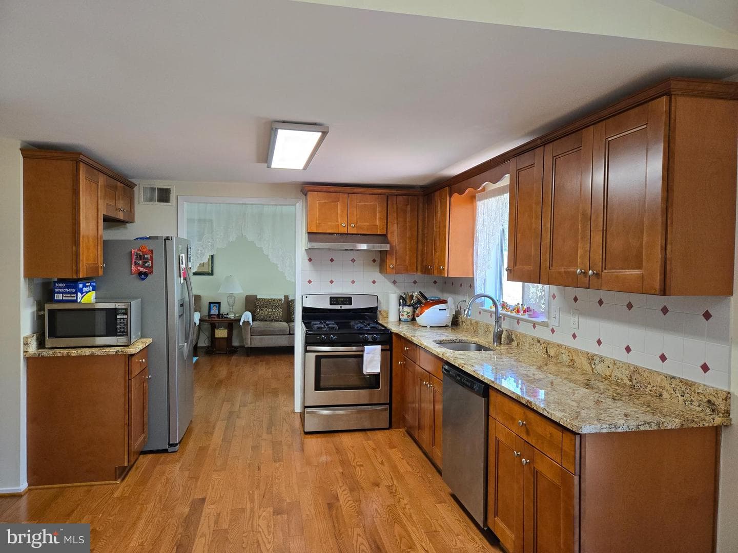 405 Wompatuck Court photo 2
