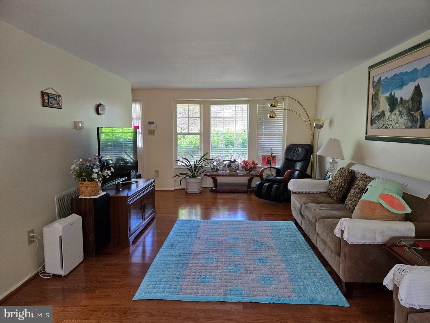 405 Wompatuck Court photo 5