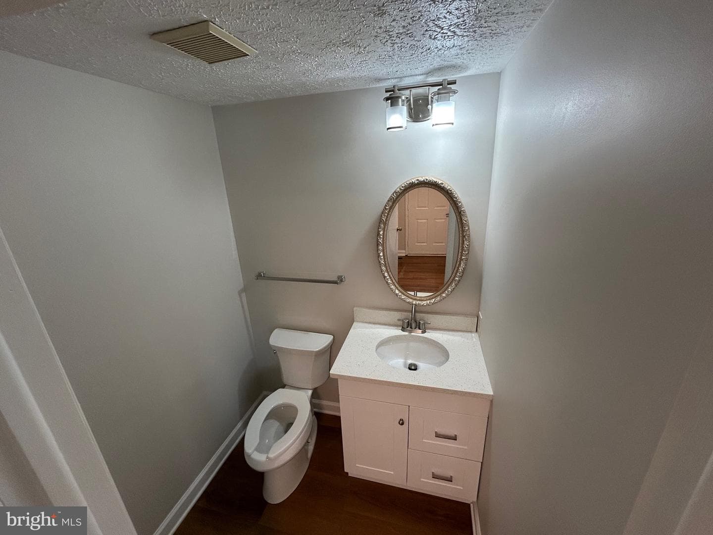 7704 Eagles Head Court photo 3