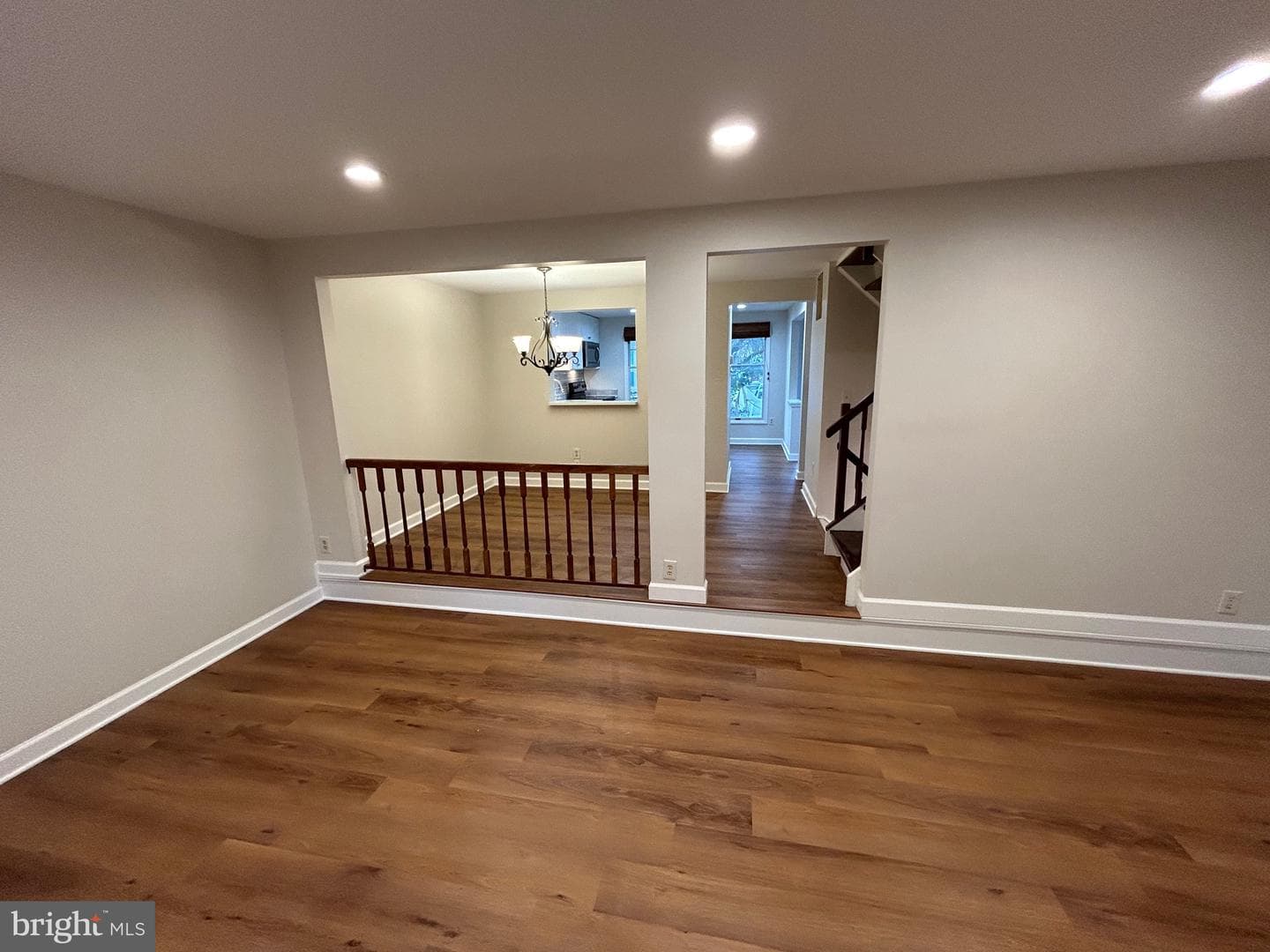7704 Eagles Head Court photo 5