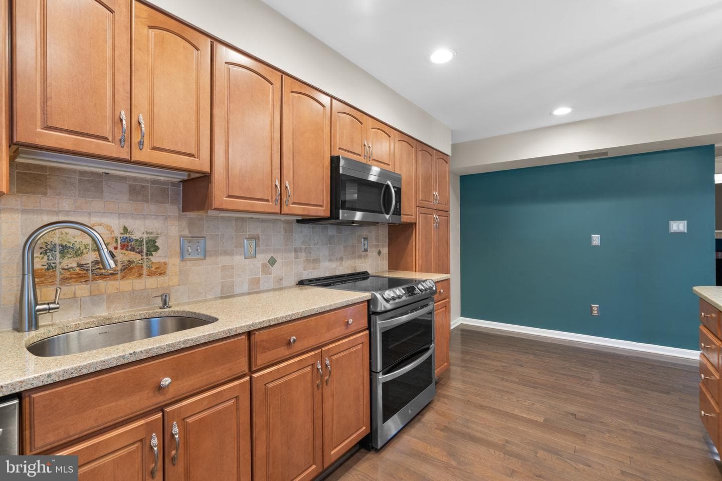 1000 Windrush Lane #18 photo 12
