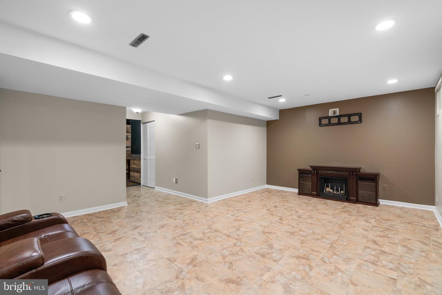 1000 Windrush Lane #18 photo 24