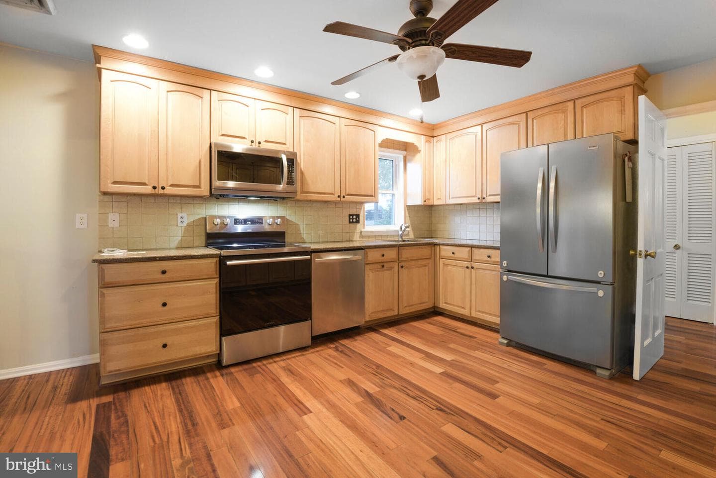 2 Rolling Knoll Court photo 23