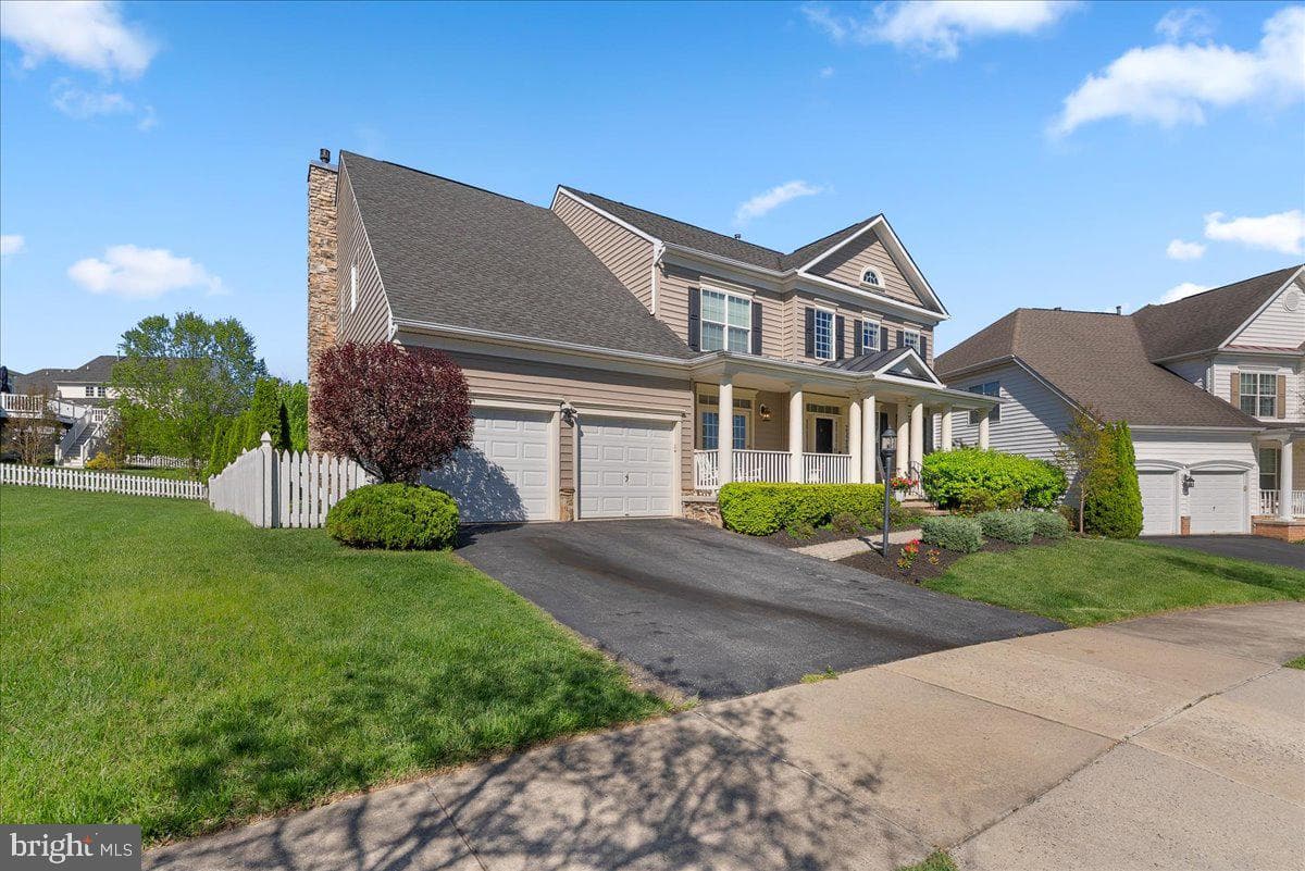 23217 Linden Vale Drive photo 2