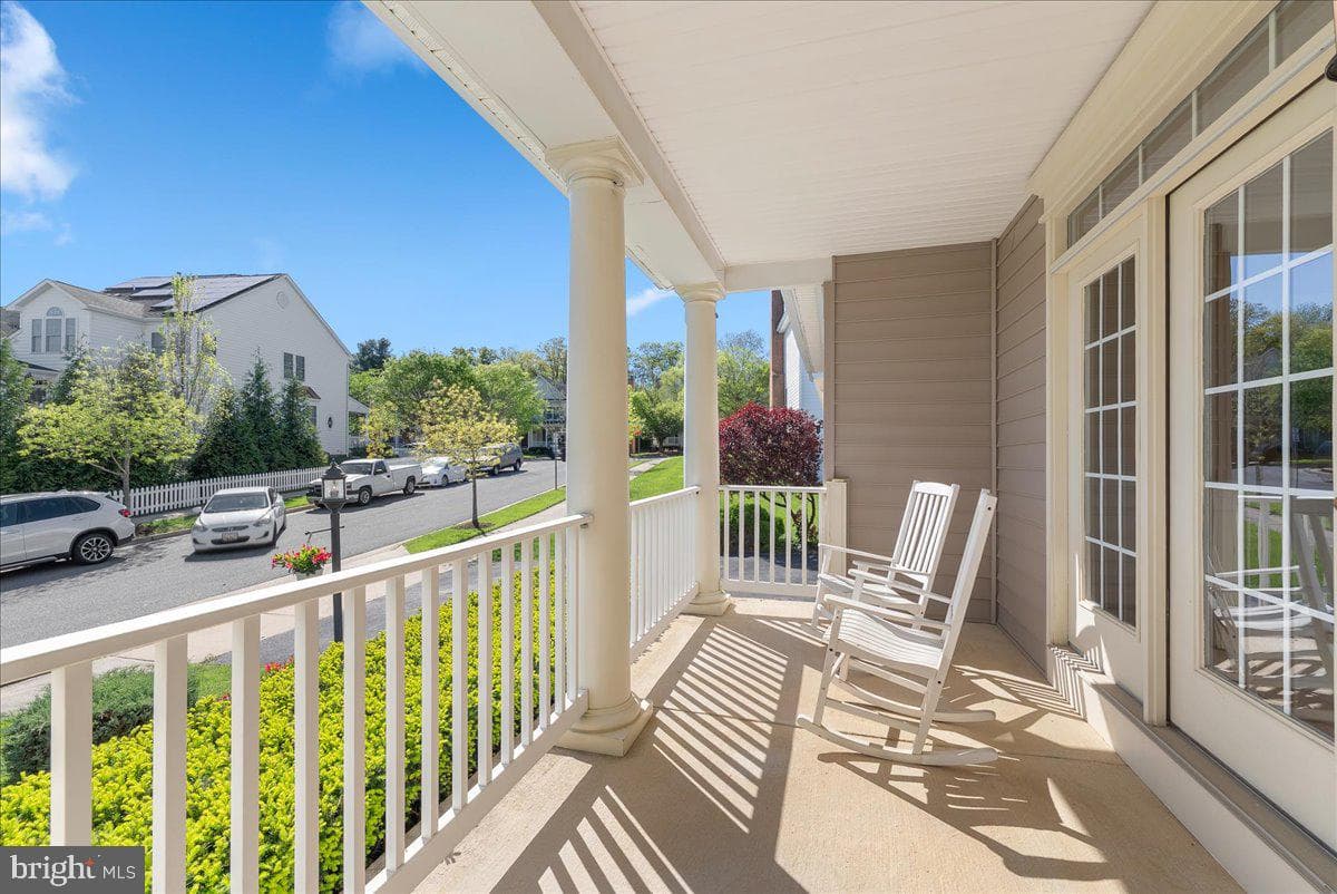 23217 Linden Vale Drive photo 4