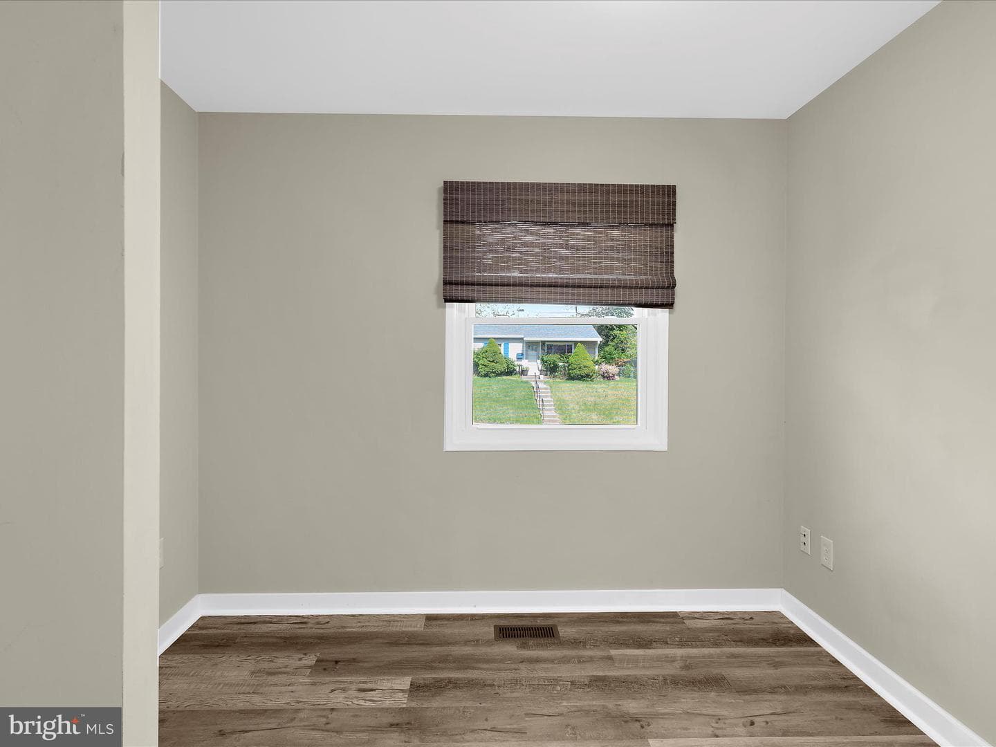1635 Lewis Avenue photo 17