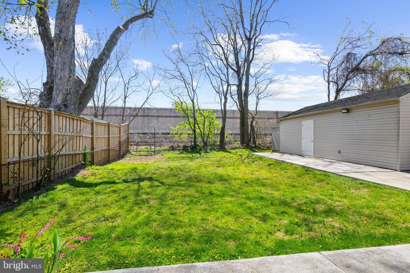 1635 Lewis Avenue photo 25