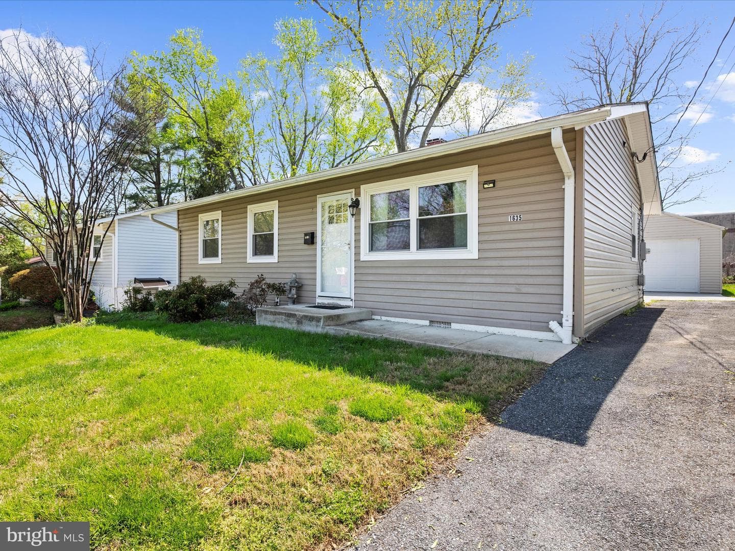 1635 Lewis Avenue photo 27