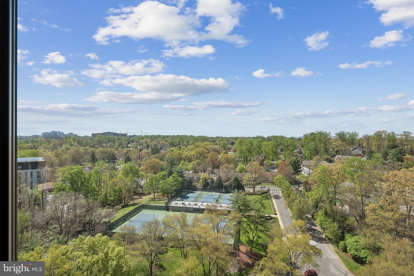 5225 Pooks Hill Road #1728s photo 17