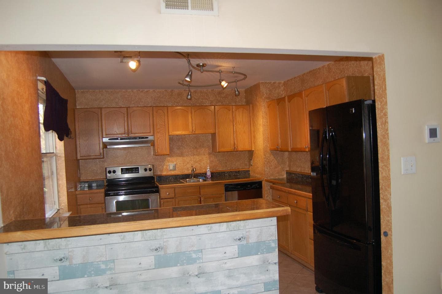 13821 Wisteria Drive photo 11
