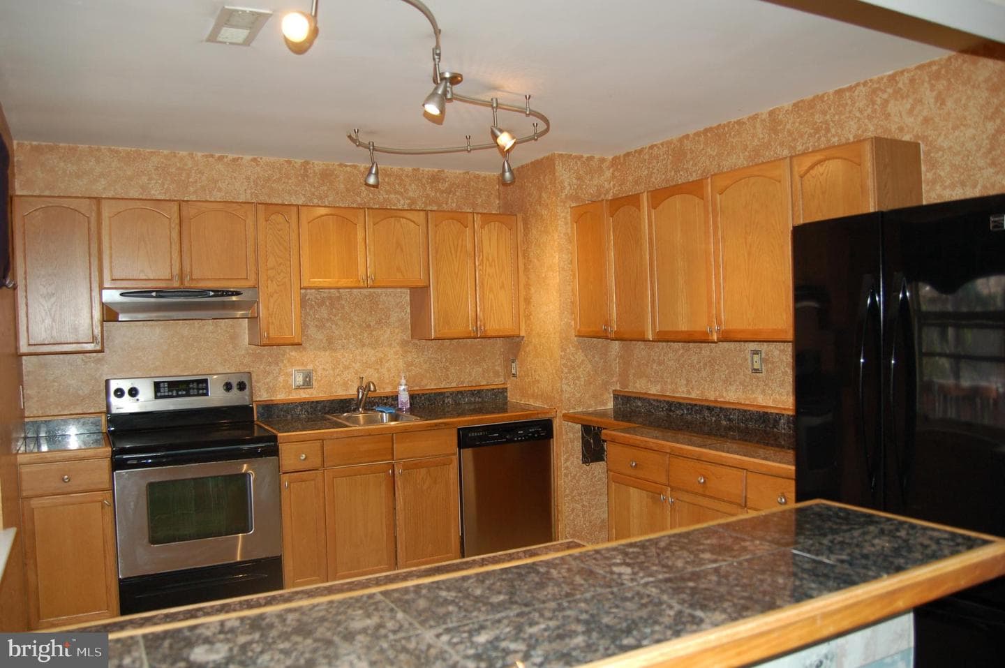 13821 Wisteria Drive photo 13