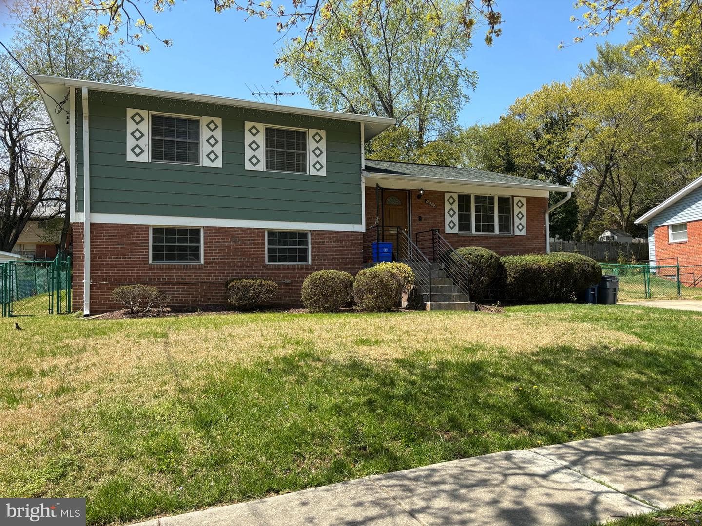 10310 Royal Road photo 1