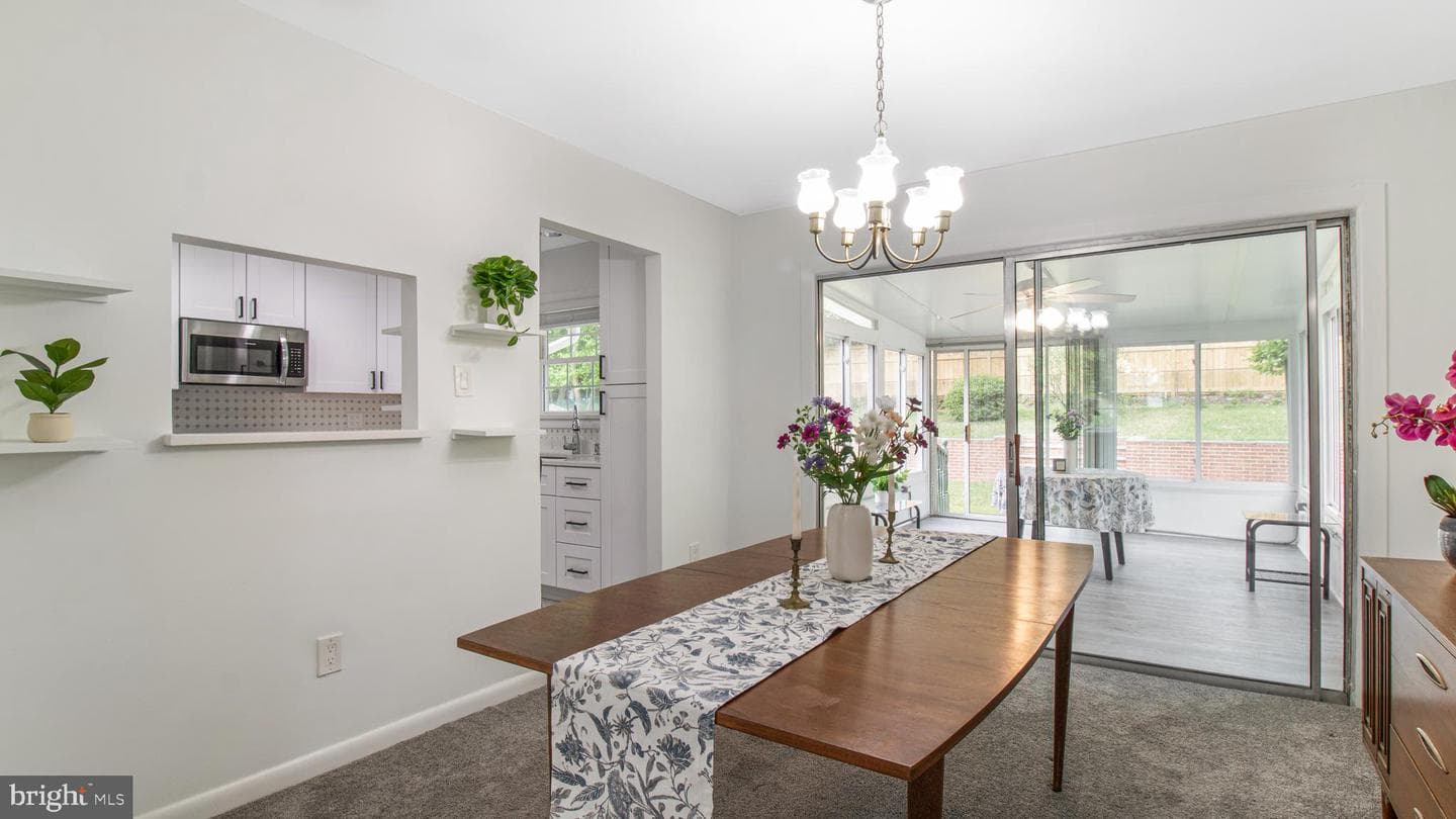 10310 Royal Road photo 10
