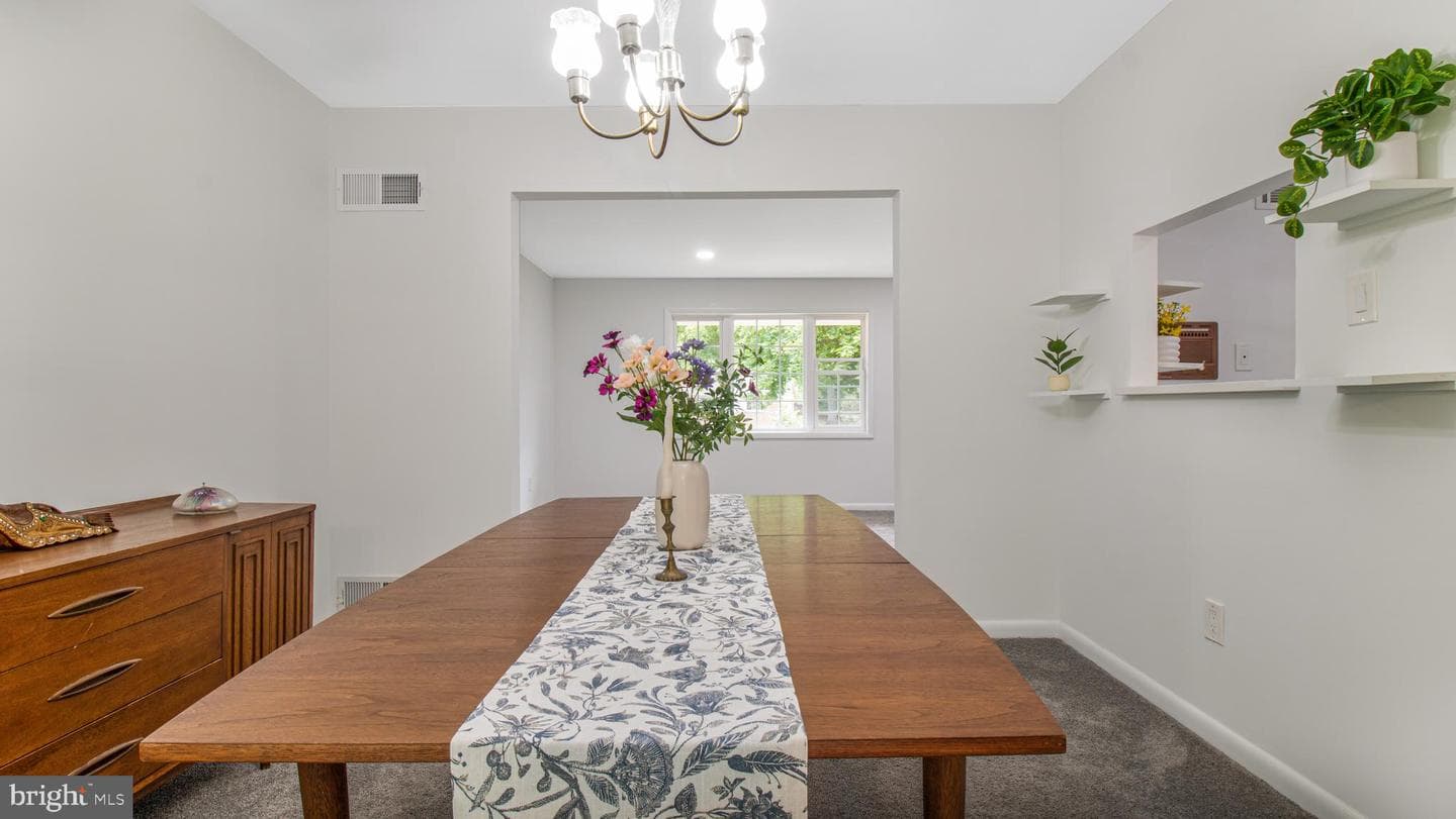10310 Royal Road photo 11